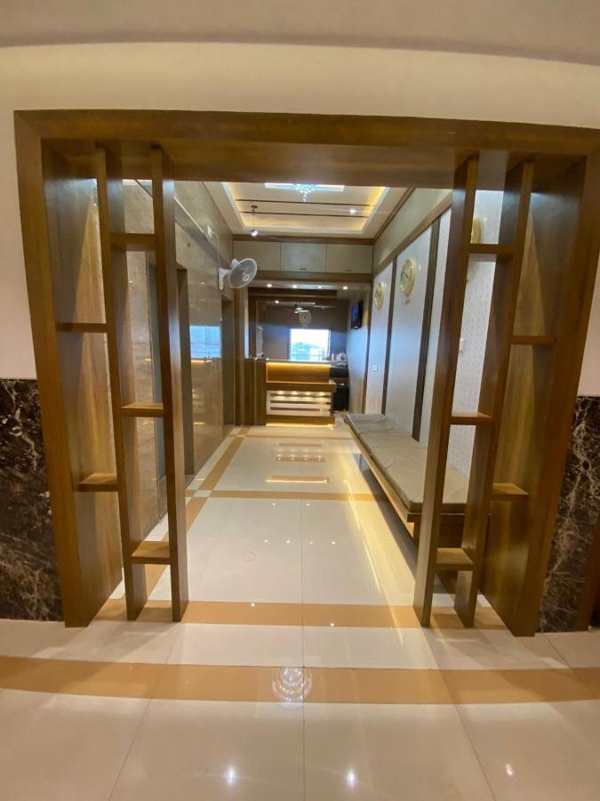 Hotel BKC CROWN - Near Trade Centre, Visa Consulate Mumbai Exterior foto