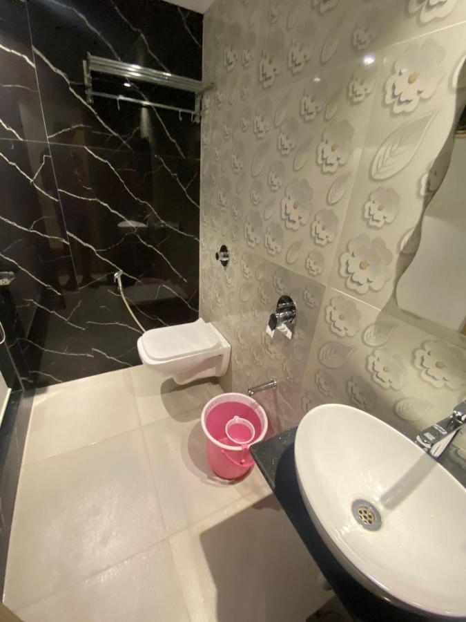 Hotel BKC CROWN - Near Trade Centre, Visa Consulate Mumbai Exterior foto